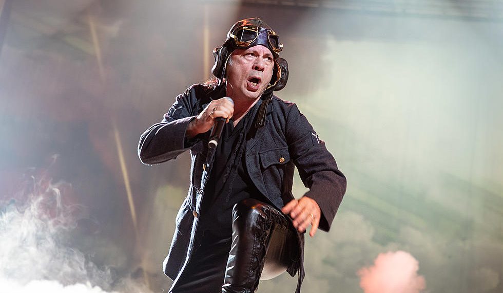 Bruce Dickinson dit que Iron Maiden interprète toutes ses chansons dans la tonalité d’origine : “Nous ne modifions rien, contrairement à d’autres” 1