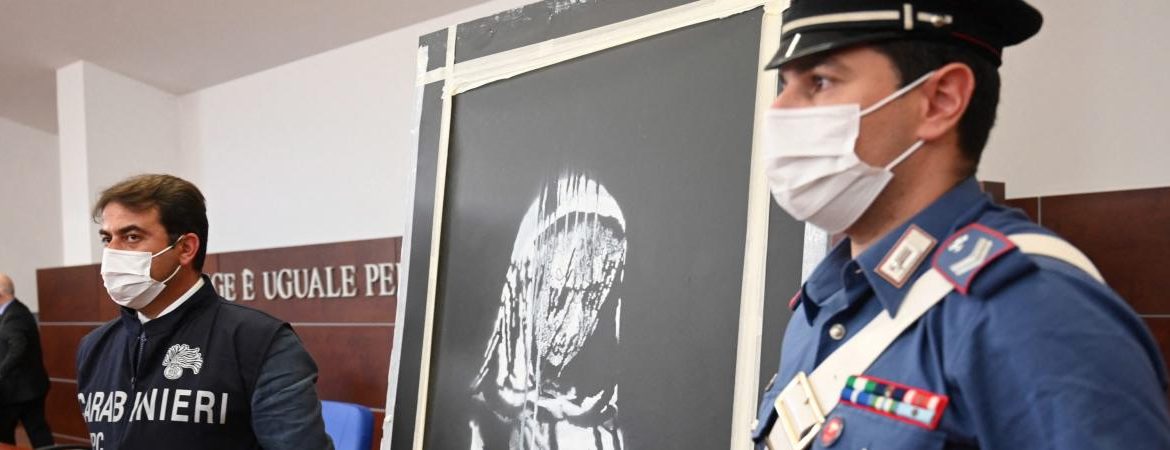 Vol d’une œuvre attribuée à Banksy au Bataclan à Paris : six personnes placées en détention provisoire