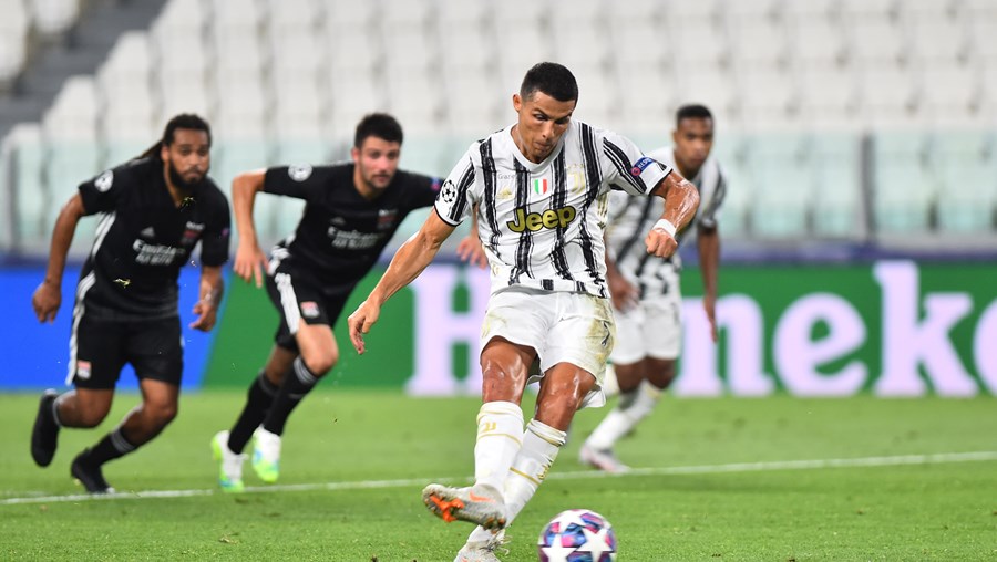 Juventus v Lyon: Cristiano Ronaldo marque deux buts, mais n’évite pas l’élimination.