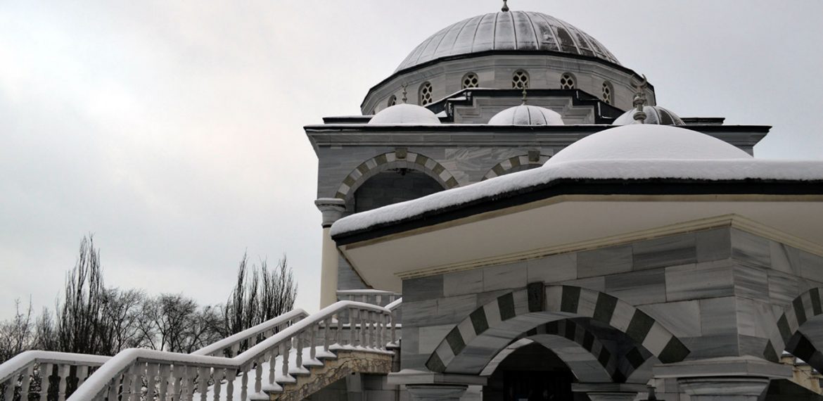 Mariupol mosque in winter 5